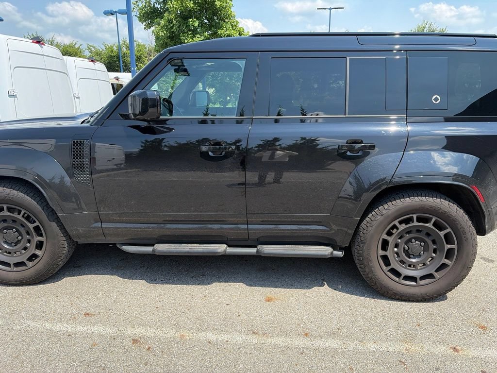 Certified 2026 Land Rover Defender 110 OCTA AWD/4WD image 8