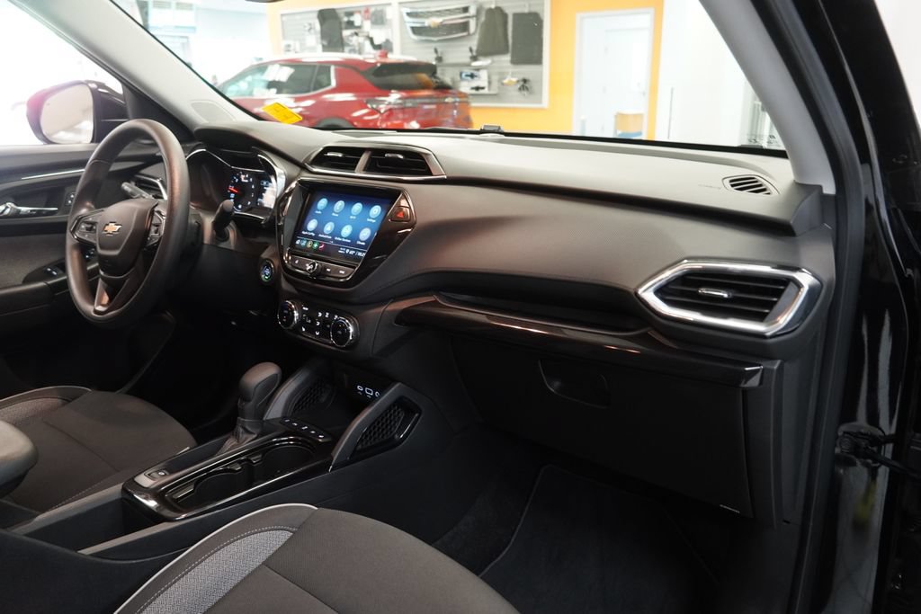 Used 2023 Chevrolet TrailBlazer LT w/ Convenience Package FWD image 34