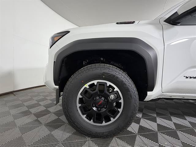 New 2026 Toyota Tacoma TRD Off-Road w/ TRD Off Road Upgrade Package AWD/4WD image 24