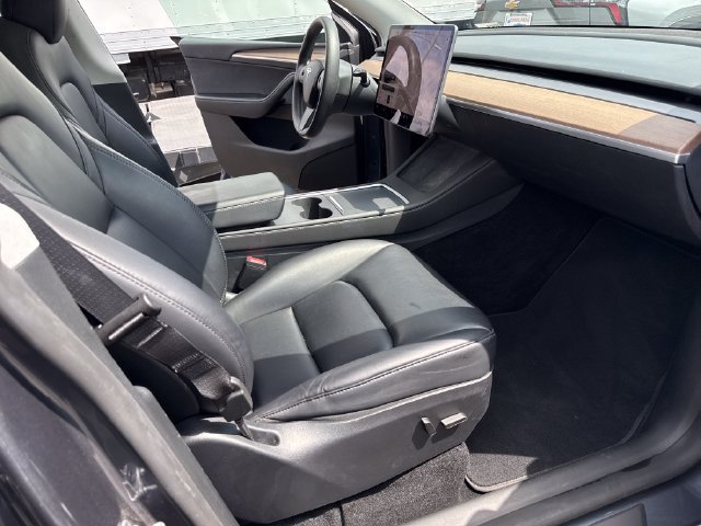 Used 2023 Tesla Model Y Long Range AWD/4WD image 33