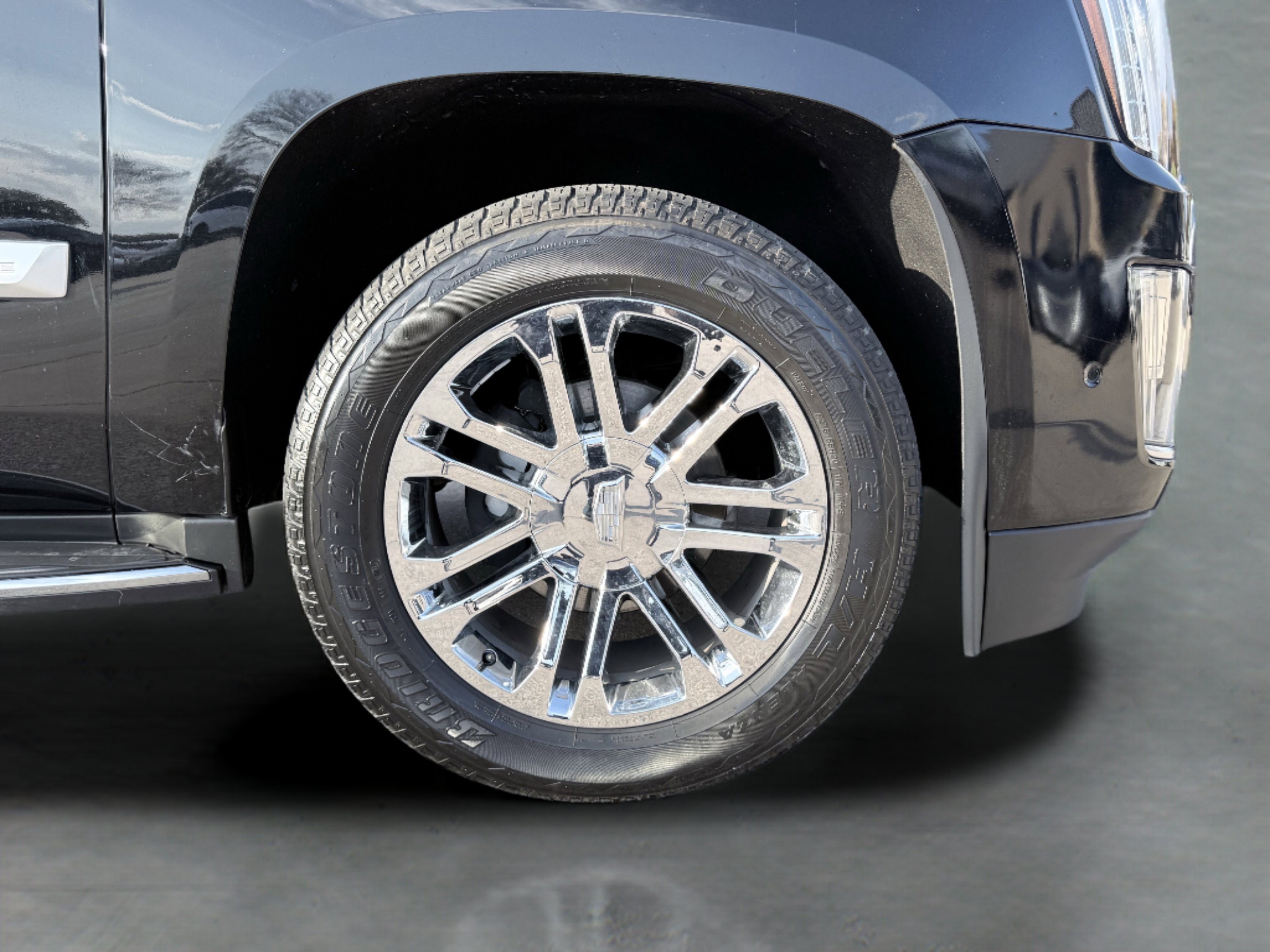 Used 2020 Cadillac Escalade ESV 2WD image 9