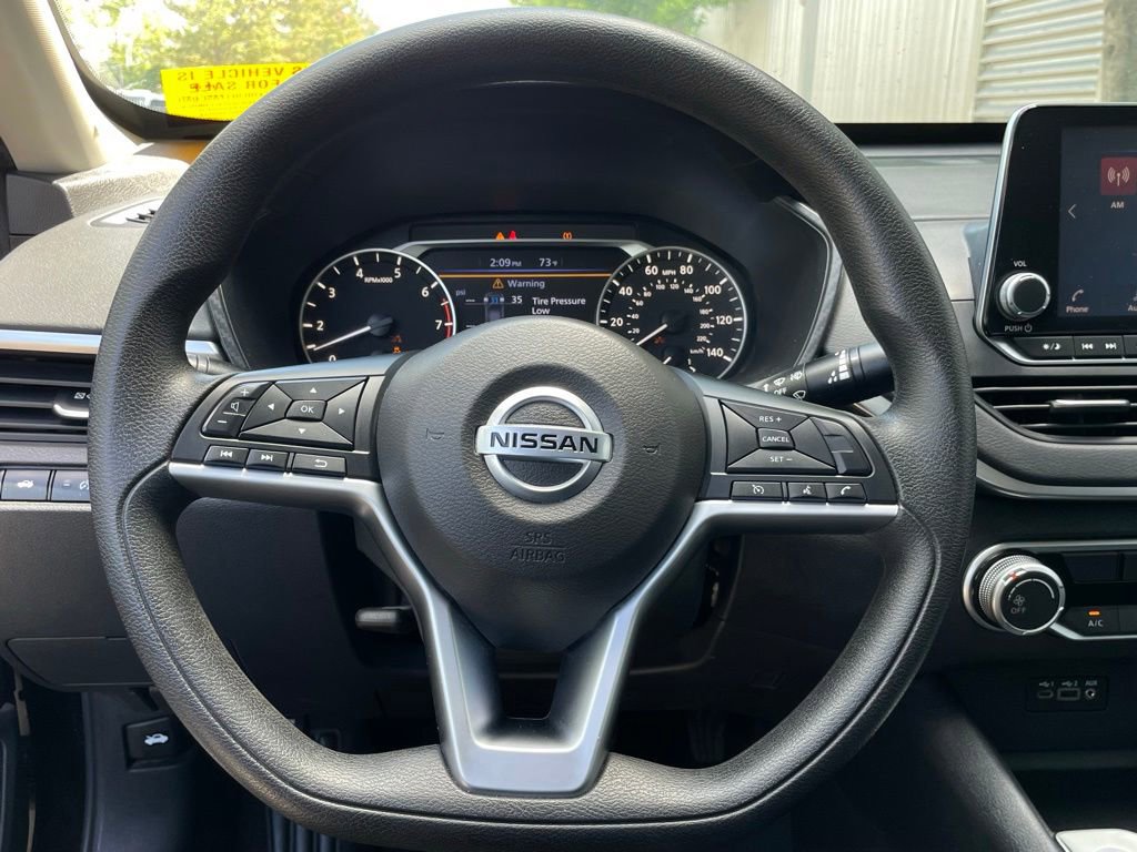 Used 2022 Nissan Altima 2.5 SV FWD image 14