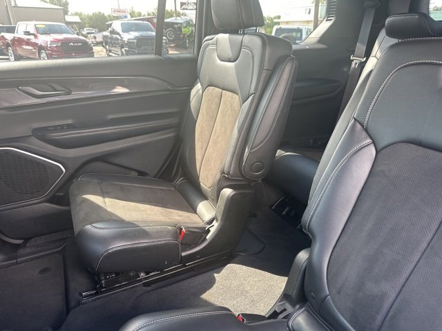 Used 2022 Jeep Grand Cherokee L Laredo image 18