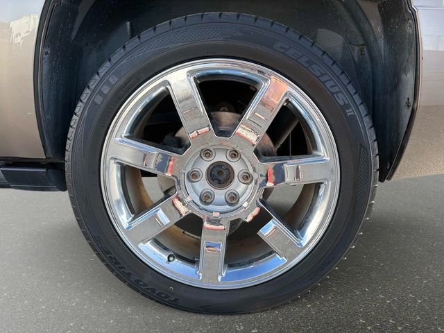 Used 2012 Cadillac Escalade Luxury image 10