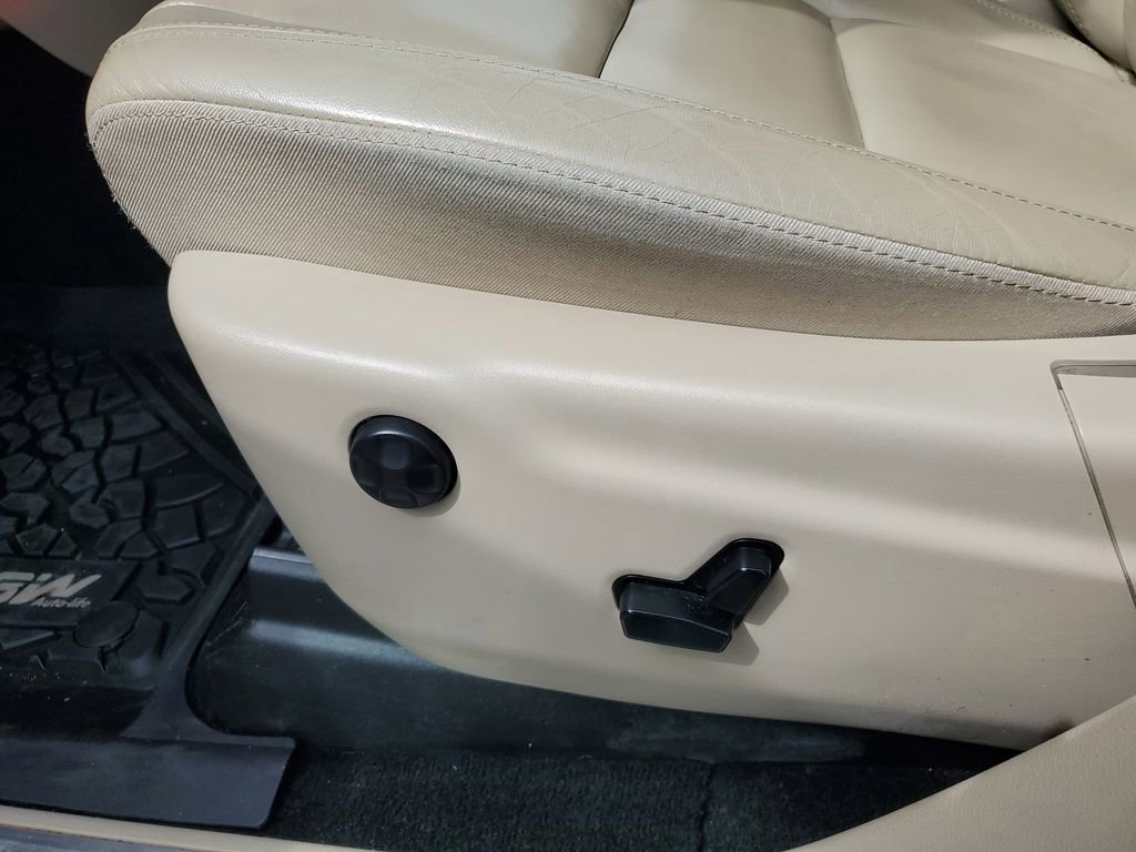 Used 2020 Jeep Grand Cherokee Limited w/ Premium Lighting Group image 8