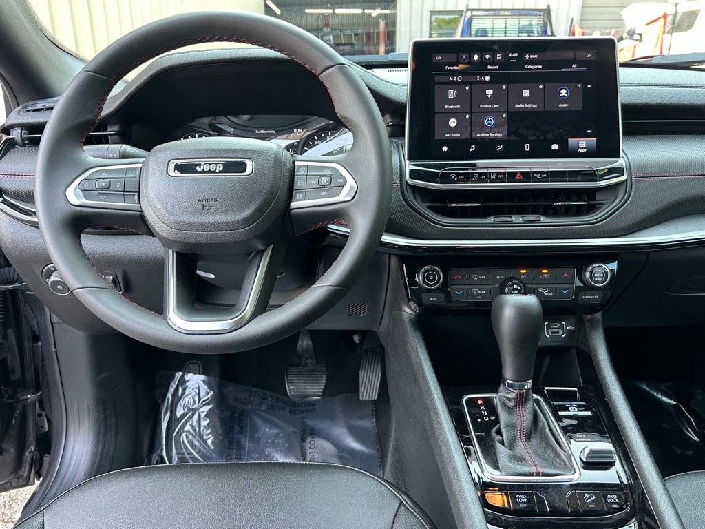 Used 2024 Jeep Compass Trailhawk image 39