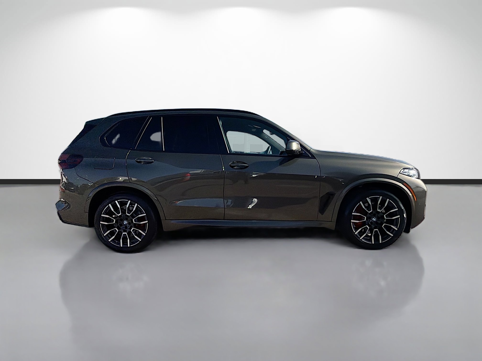 New 2026 BMW X5 xDrive50e w/ Executive Package image 2