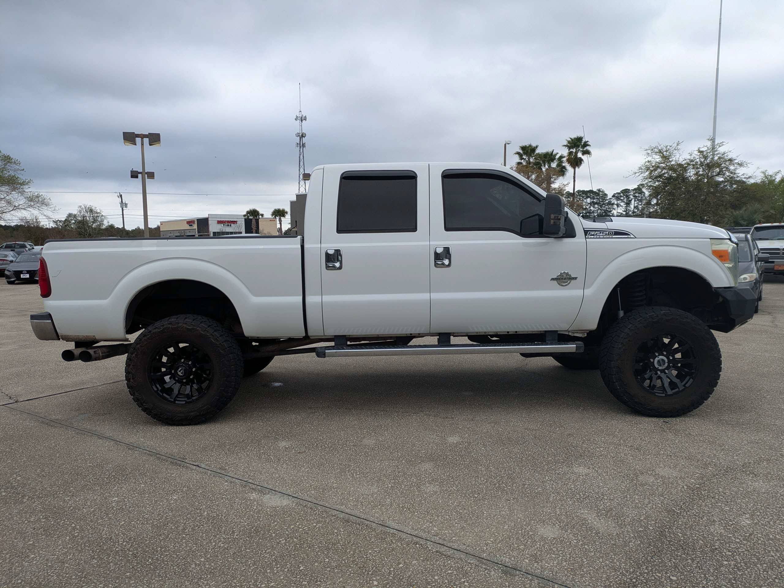 Used 2011 Ford F250 XLT AWD/4WD image 3