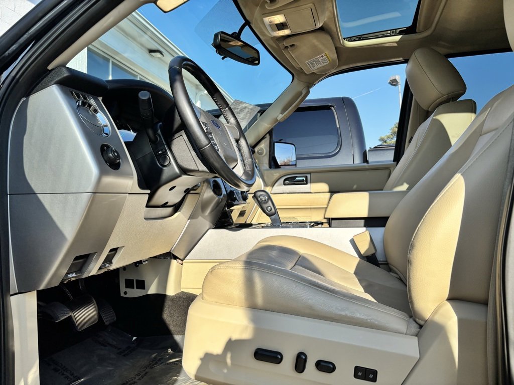 Used 2016 Ford Expedition Limited w/ Equipment Group 301A image 9