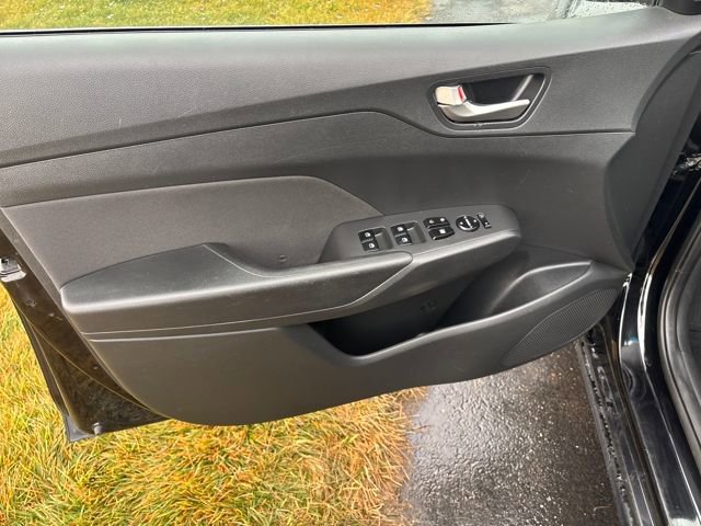 Used 2021 Hyundai Accent SEL image 10