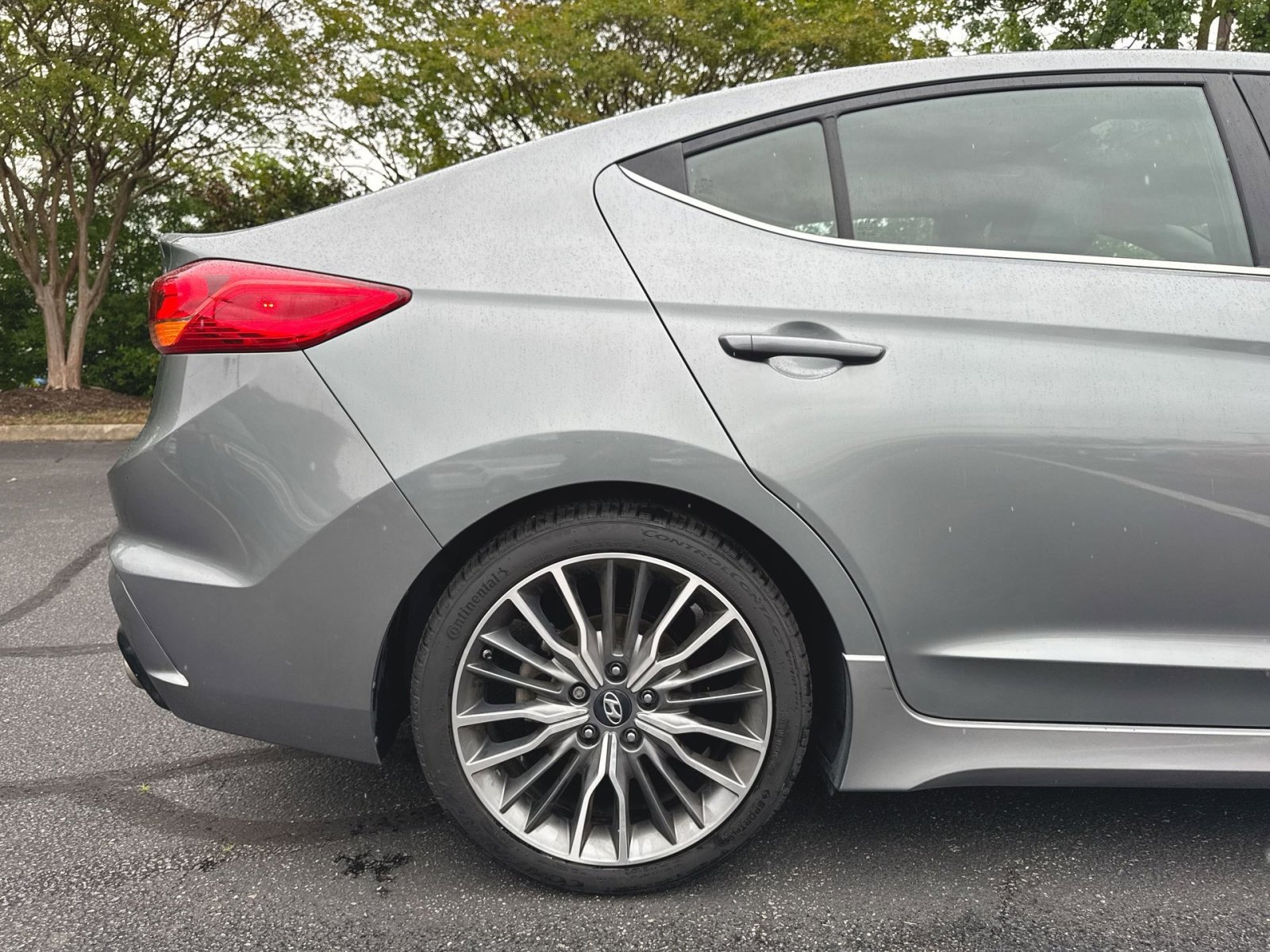 Used 2017 Hyundai Elantra Sport w/ Sport Premium Package 06 FWD image 31