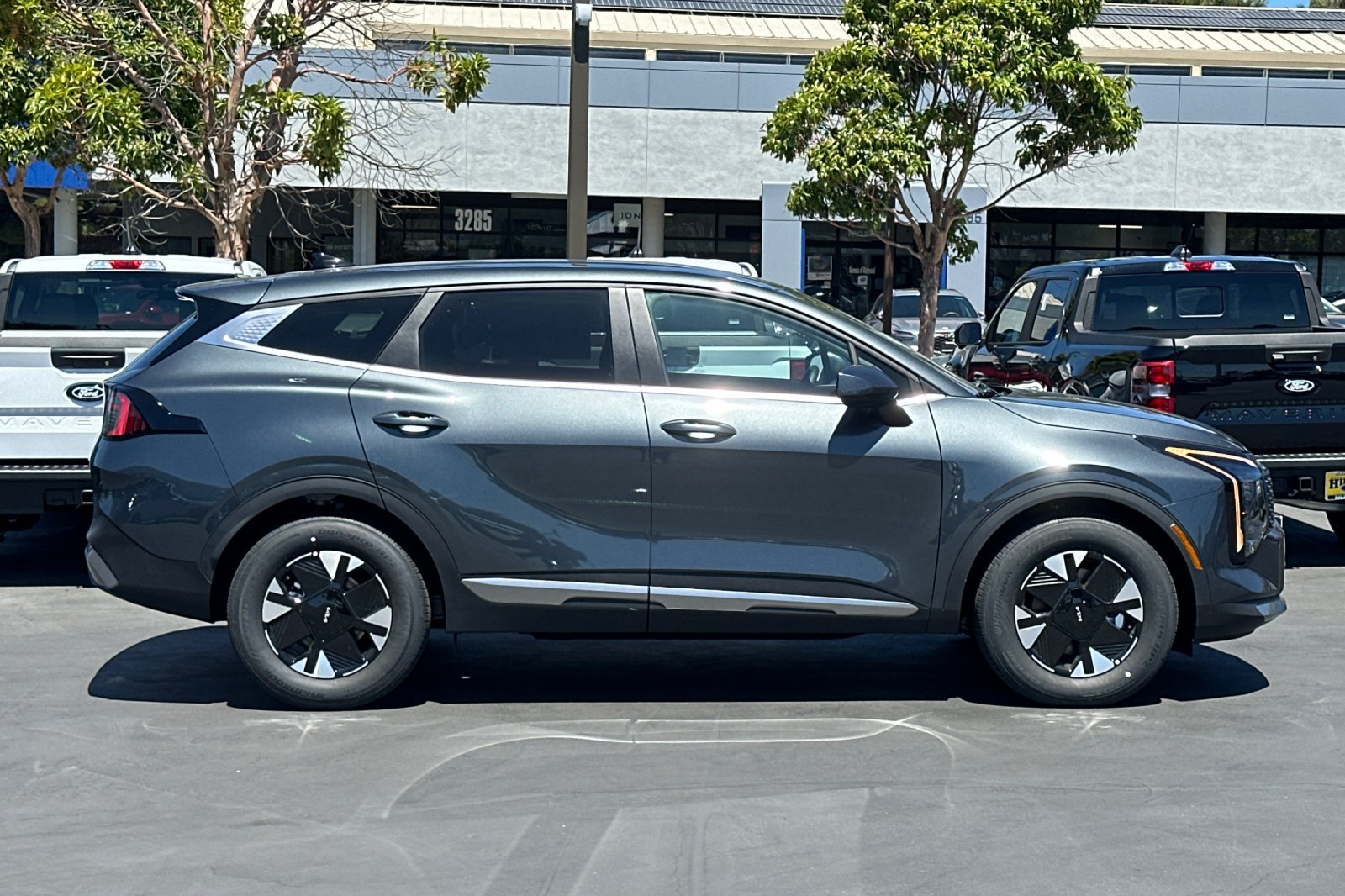 New 2026 Kia Sportage LX FWD image 3