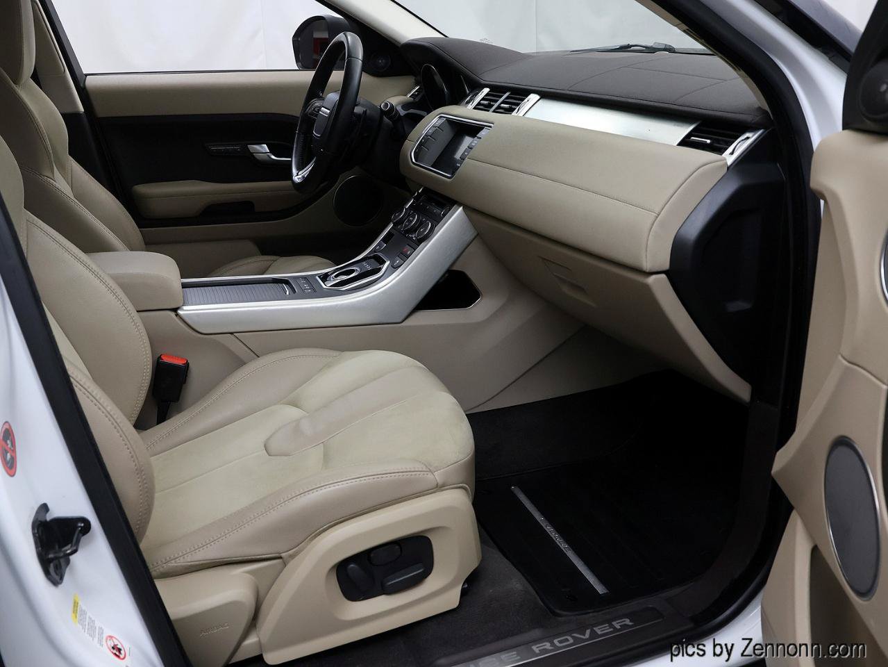 Used 2015 Land Rover Range Rover Evoque Pure AWD/4WD image 33