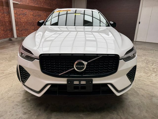 Used 2024 Volvo XC60 B5 Core image 8