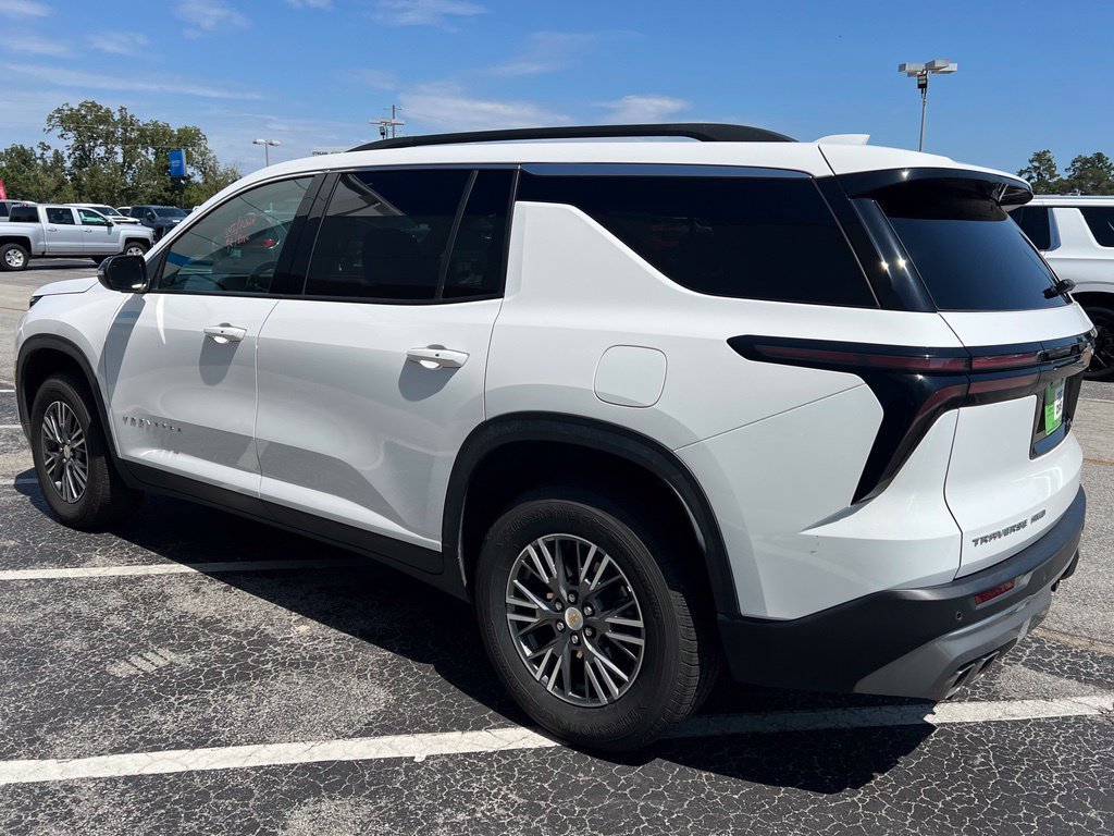 Used 2025 Chevrolet Traverse LT AWD/4WD image 29