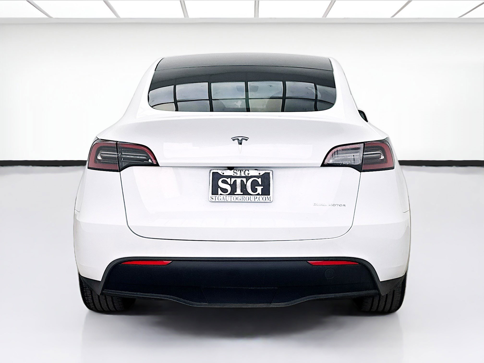 Used 2024 Tesla Model Y Long Range AWD/4WD image 5