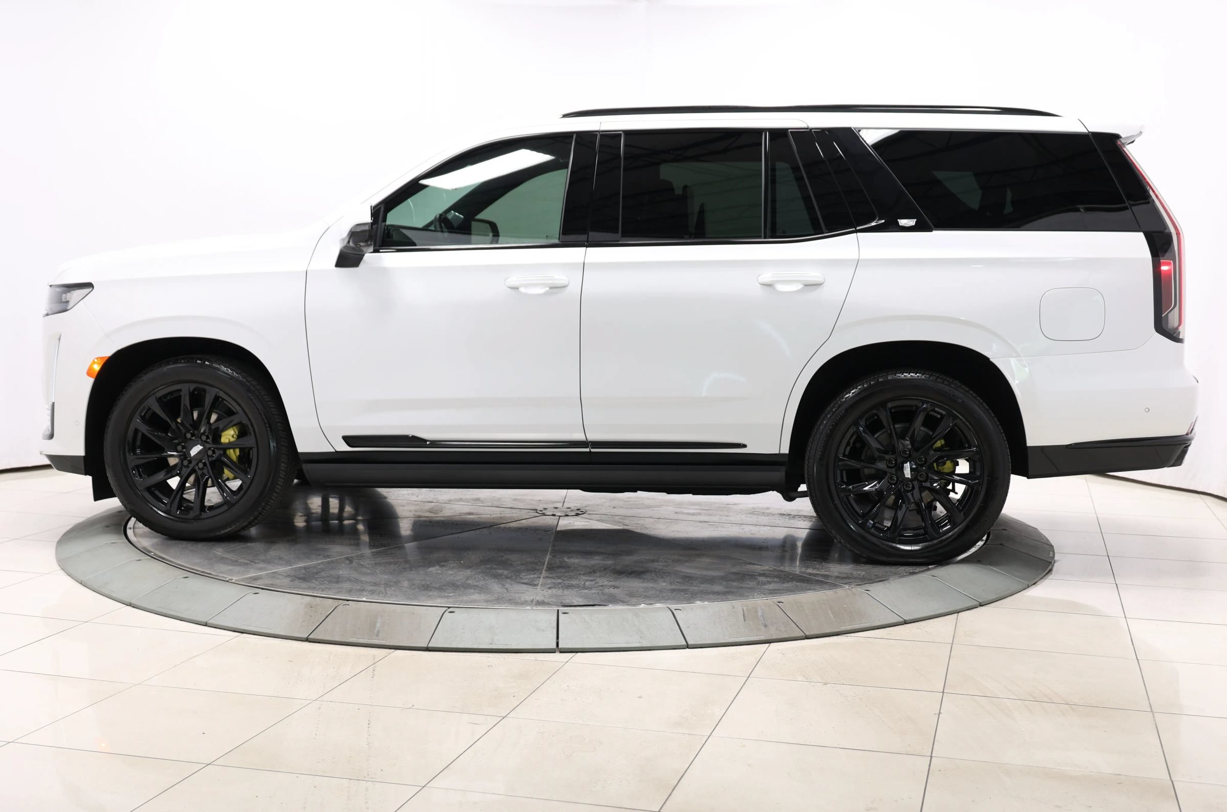 Used 2023 Cadillac Escalade Sport Platinum w/ LPO, ONYX Package RWD image 8