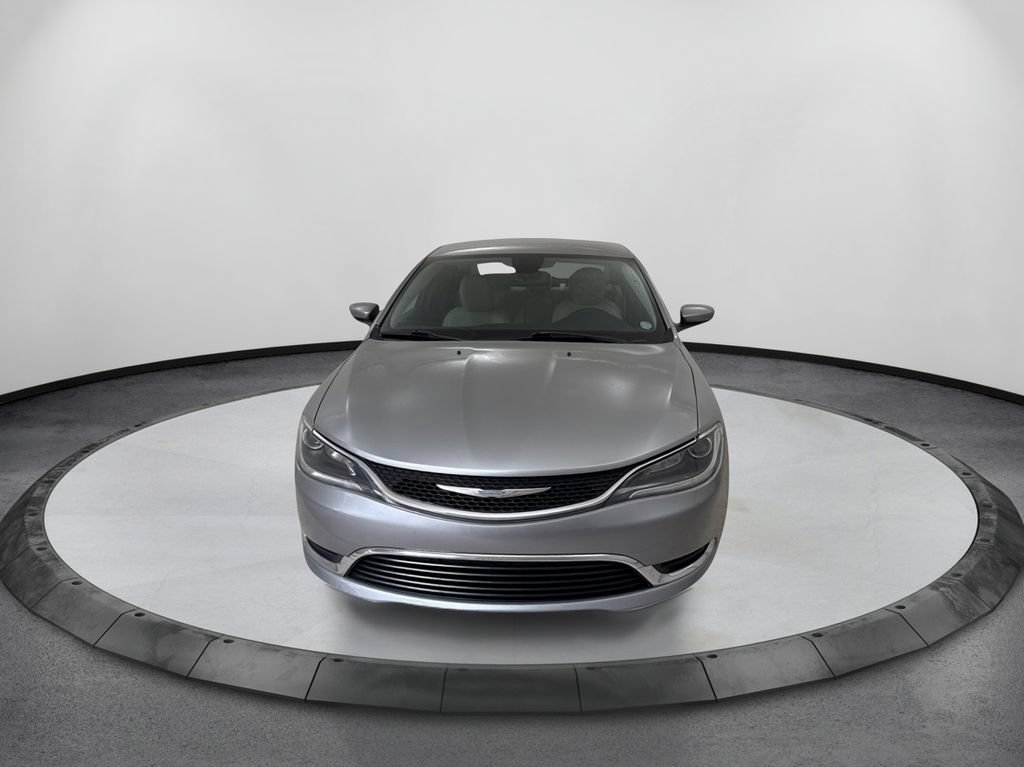 Used 2017 Chrysler 200 Limited Platinum FWD image 2