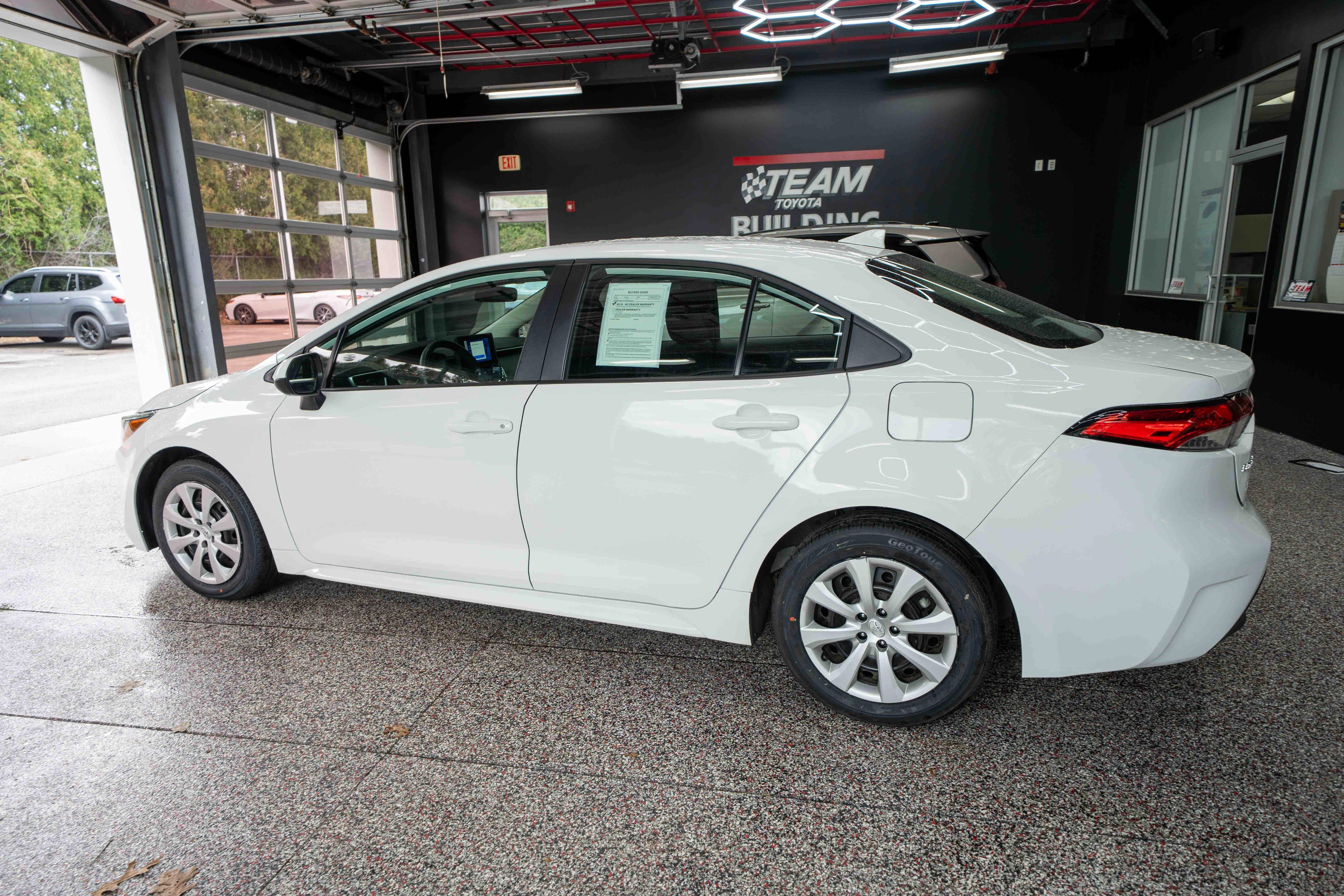 Used 2024 Toyota Corolla LE image 2