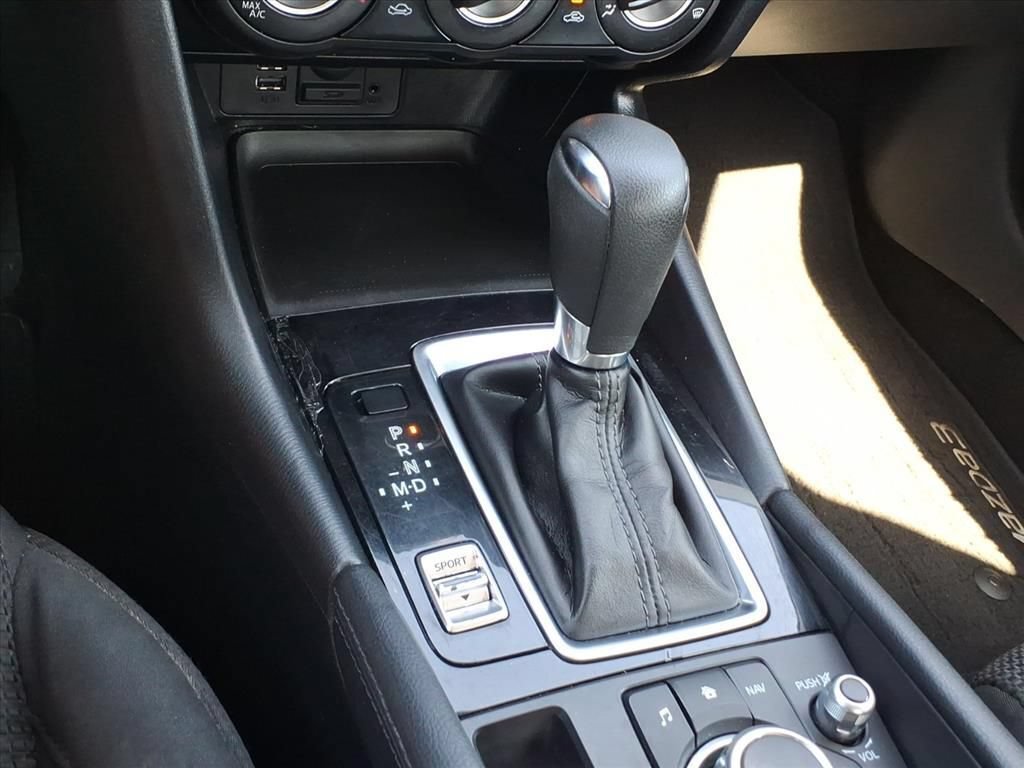 Used 2018 MAZDA MAZDA3 Sport w/ Preferred Equipment Package FWD image 25