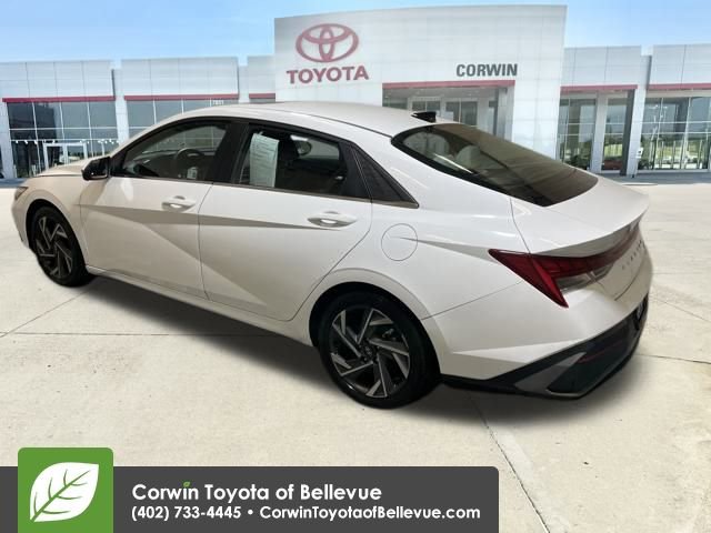 Used 2024 Hyundai Elantra Limited image 3