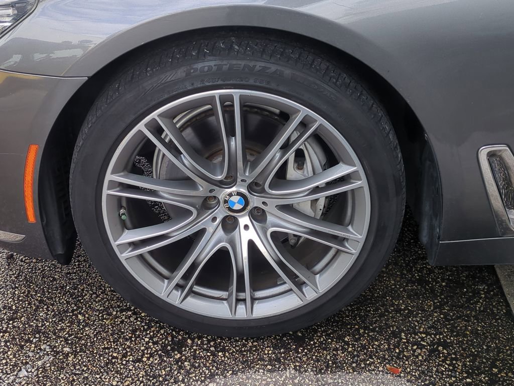 Used 2018 BMW 740i image 12