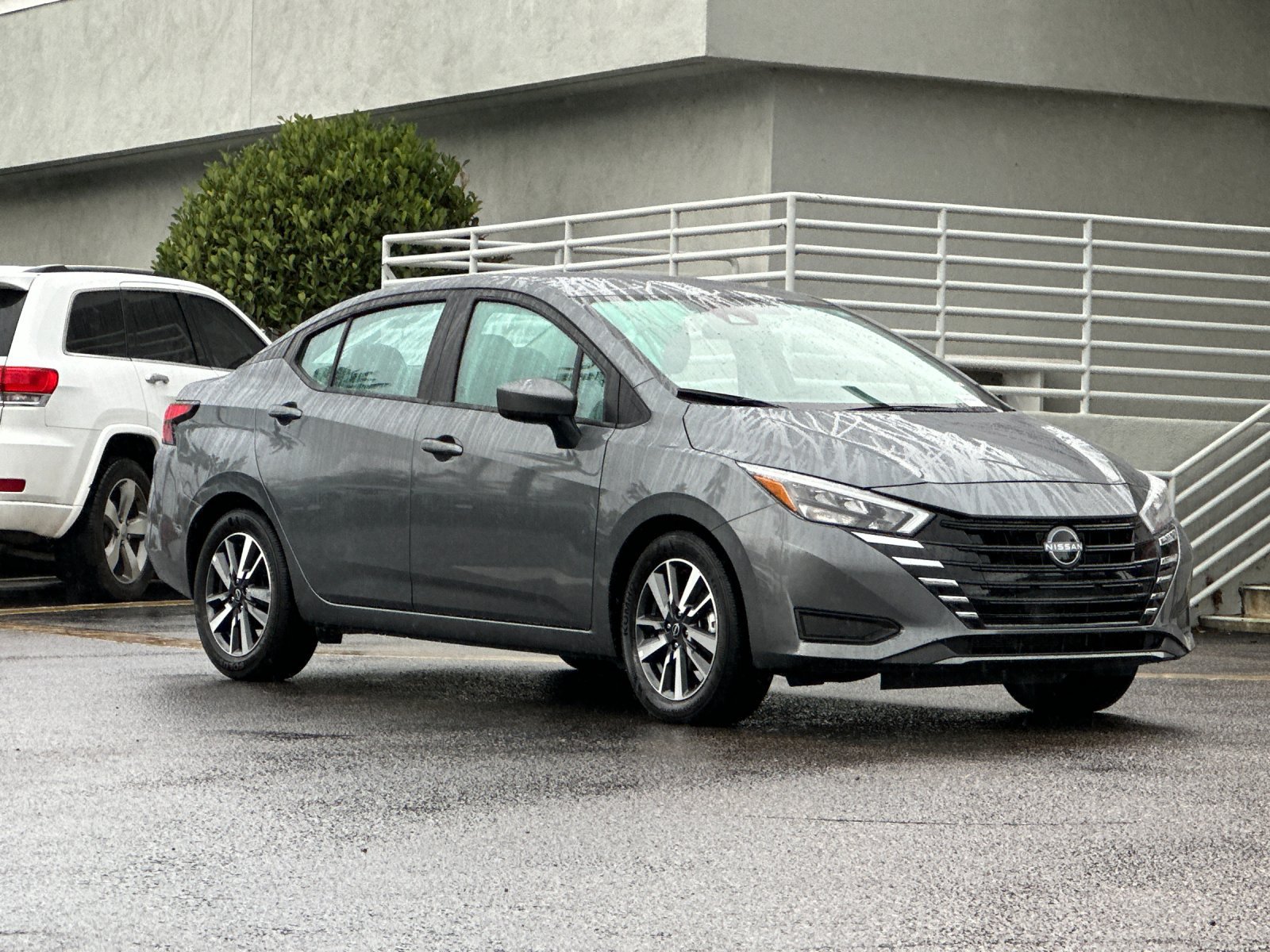 Used 2025 Nissan Versa SV FWD image 8