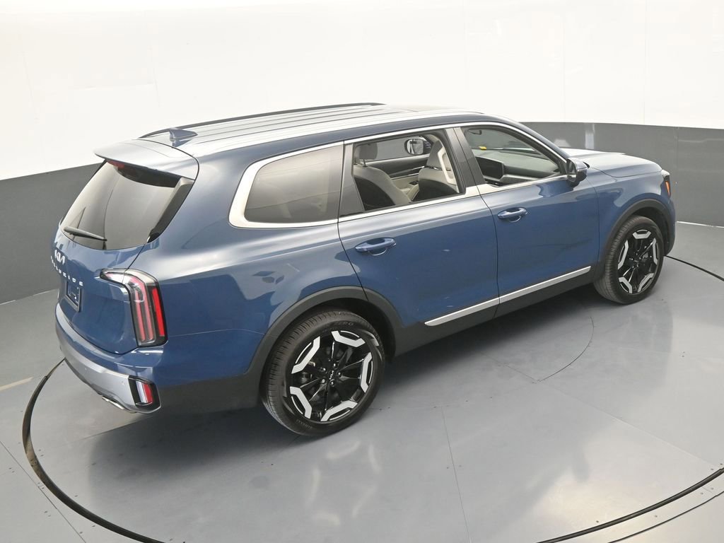 Used 2025 Kia Telluride EX w/ EX Captain's Chair Package image 57