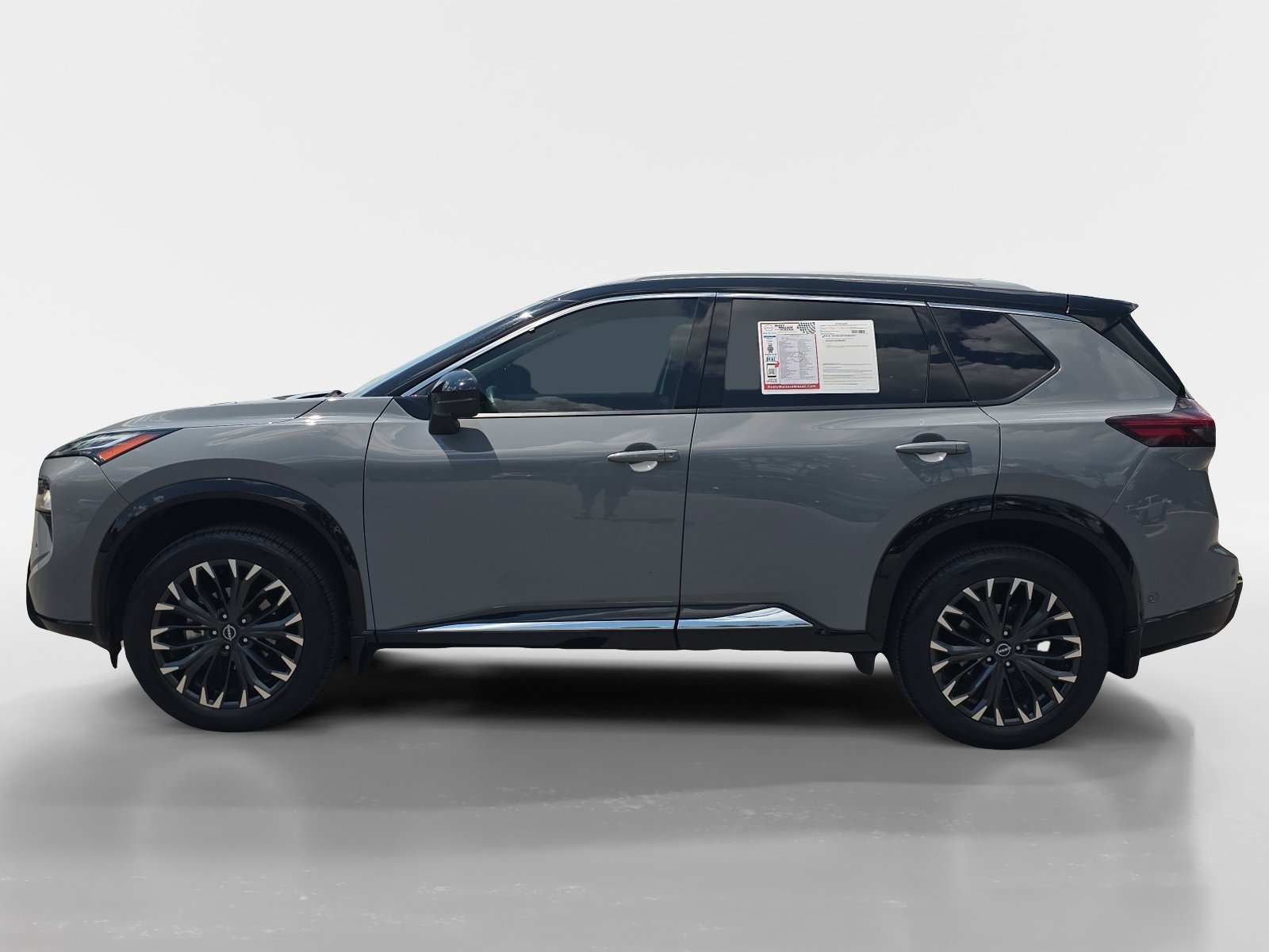 Used 2024 Nissan Rogue Platinum AWD/4WD image 2