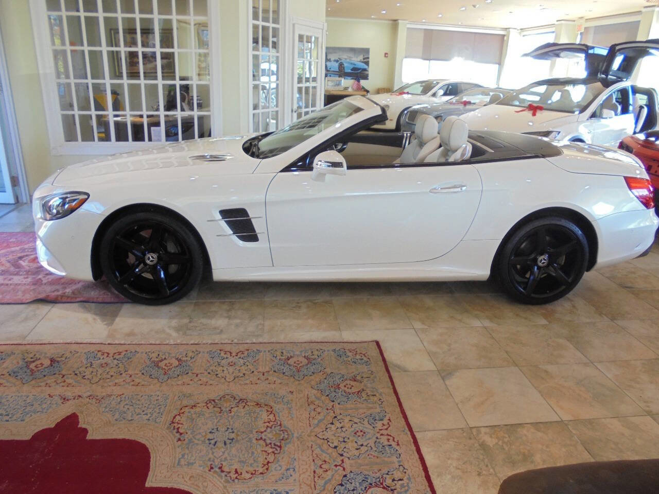 Used 2017 Mercedes-Benz SL 550 image 4