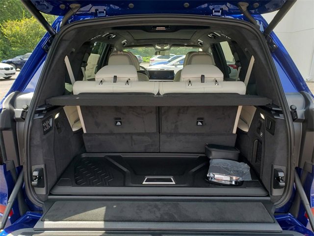 New 2026 BMW X7 M60i image 5