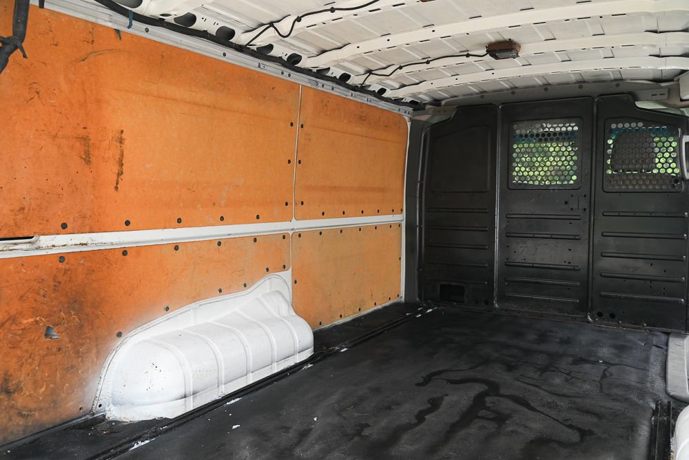 Used 2015 Nissan NV 2500 SV image 24