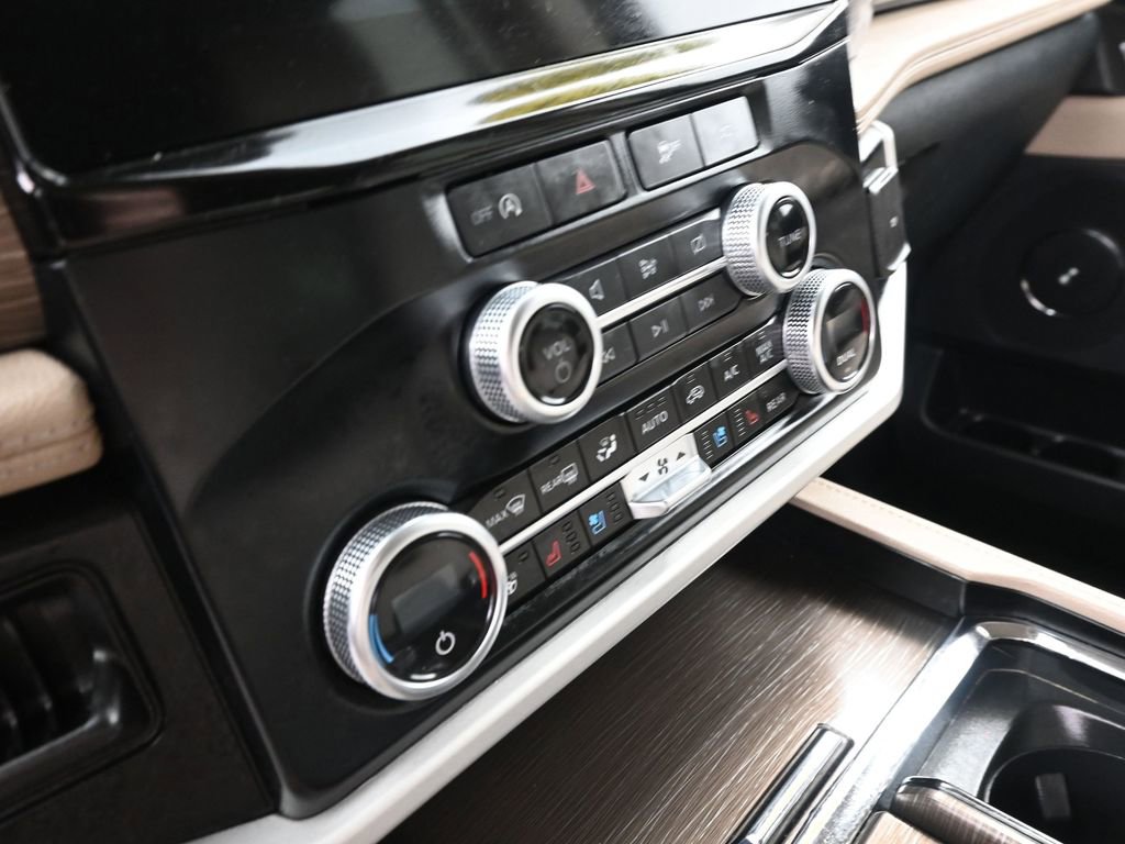 Used 2024 Ford Expedition Max Limited image 35