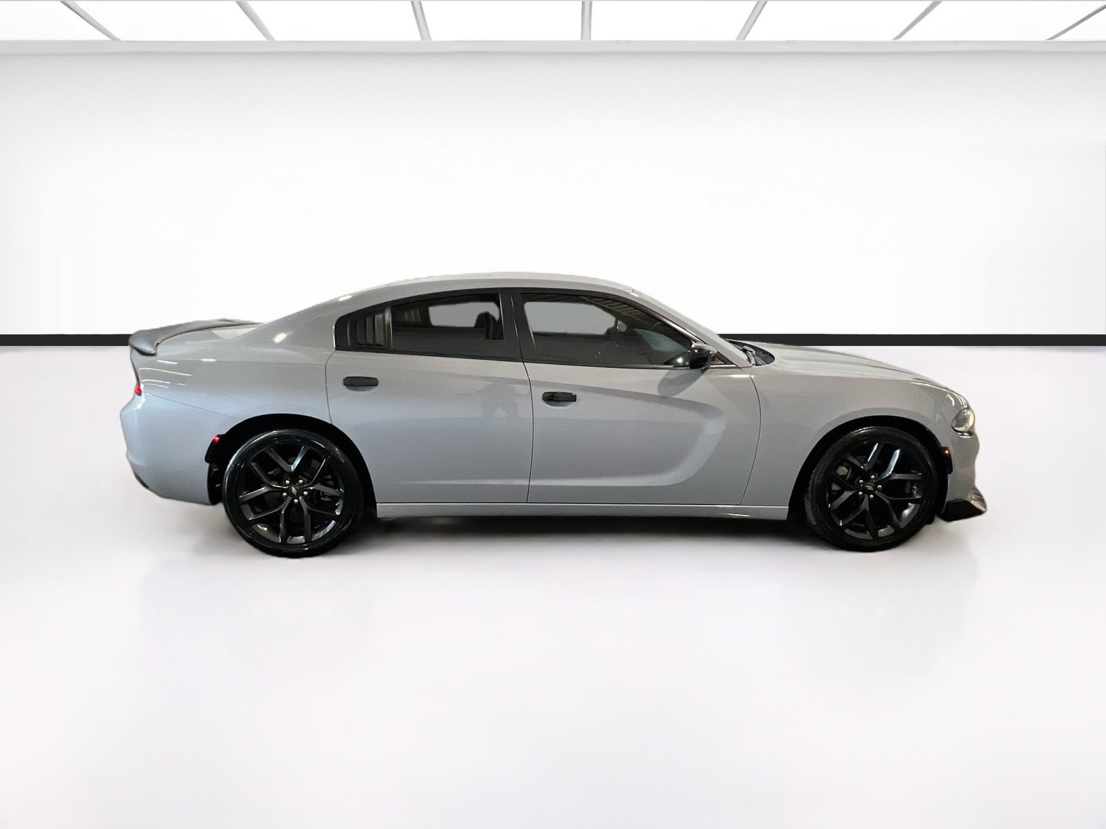 Used 2022 Dodge Charger SXT w/ Blacktop Package RWD image 23