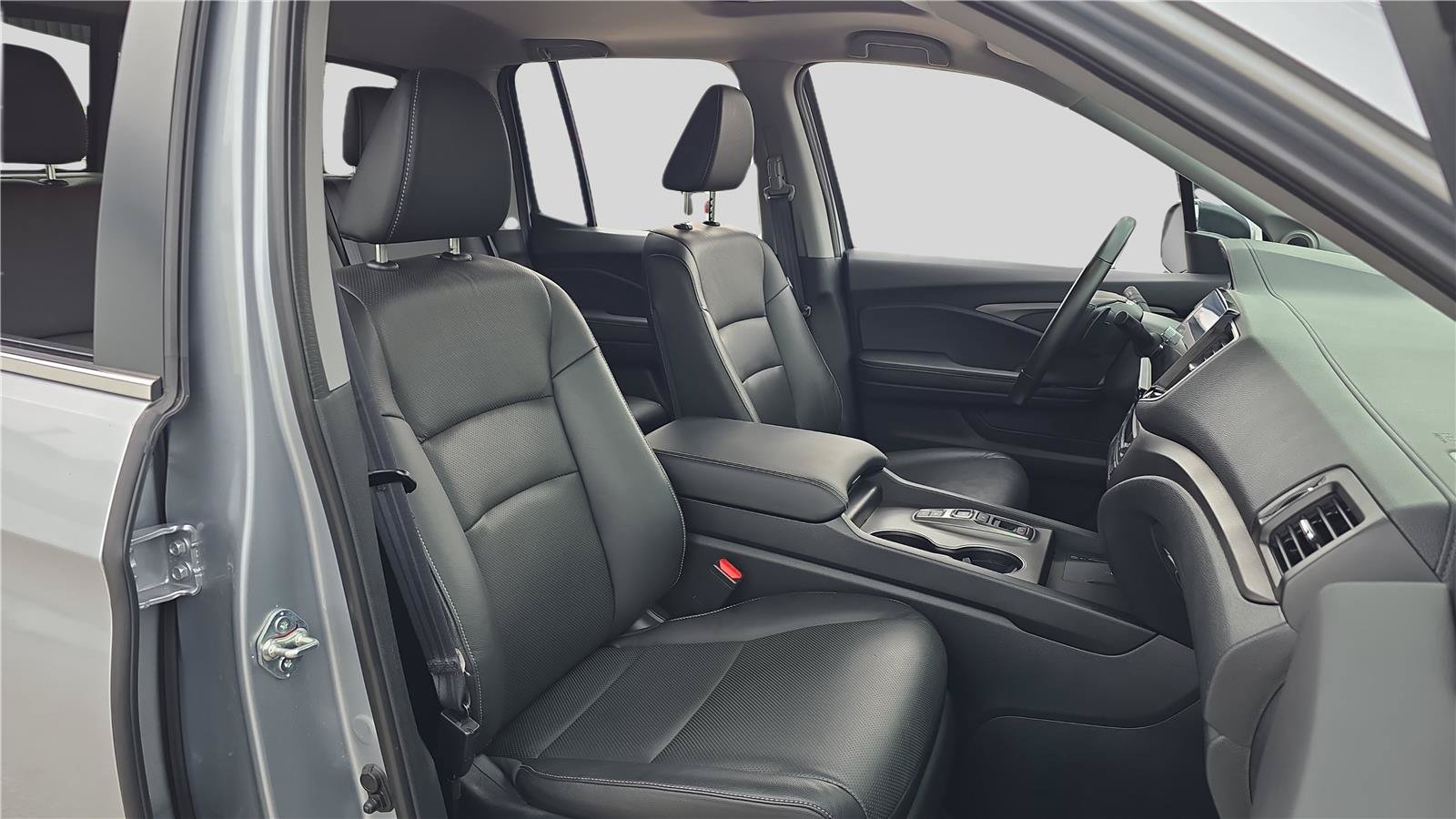 Used 2025 Honda Ridgeline RTL image 14