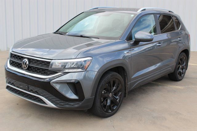Used 2022 Volkswagen Taos SE w/ Panoramic Sunroof Package image 1