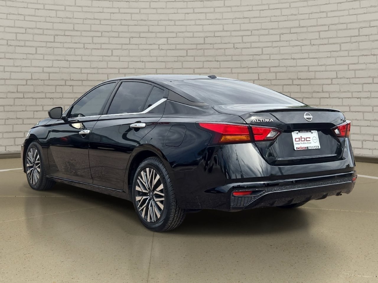 Certified 2023 Nissan Altima 2.5 SV FWD image 7