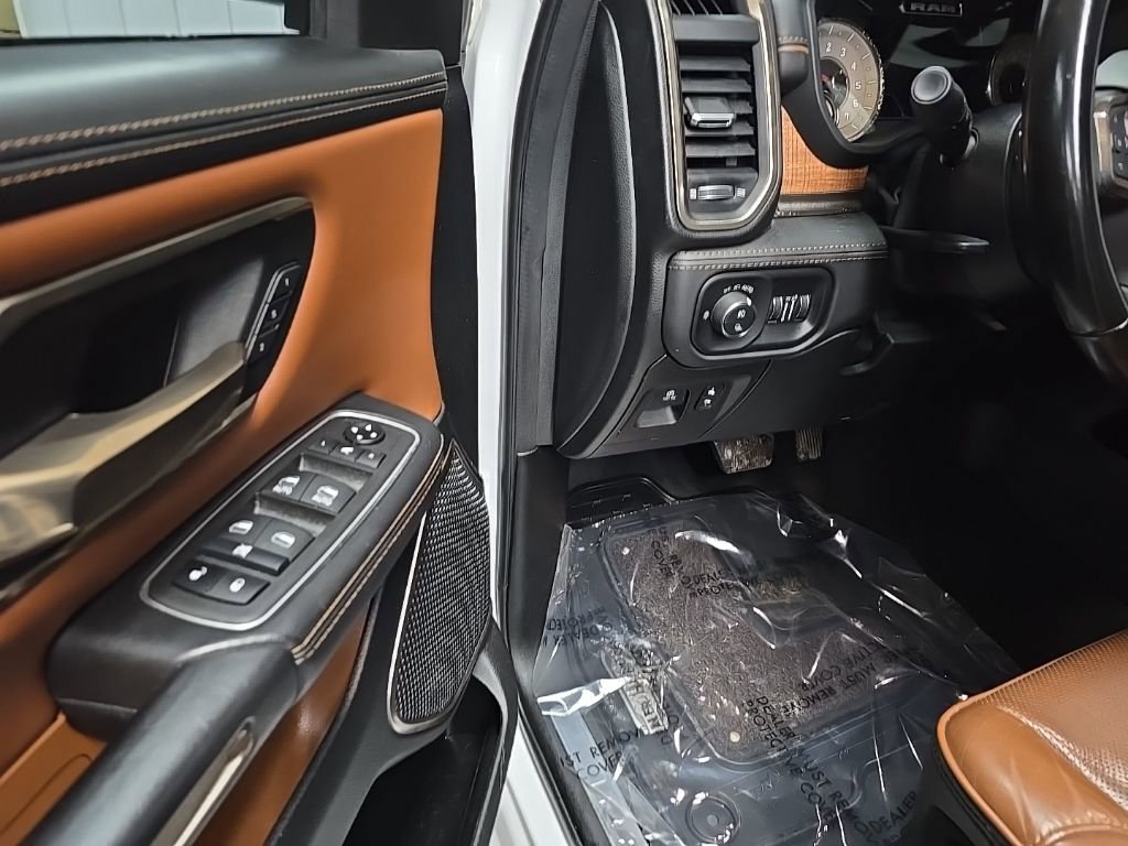 Used 2022 RAM 1500 Limited w/ Body-Colour Bumper Group image 28