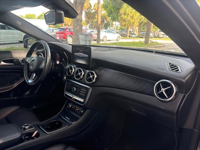 Used 2018 Mercedes-Benz GLA 250 4MATIC image 18