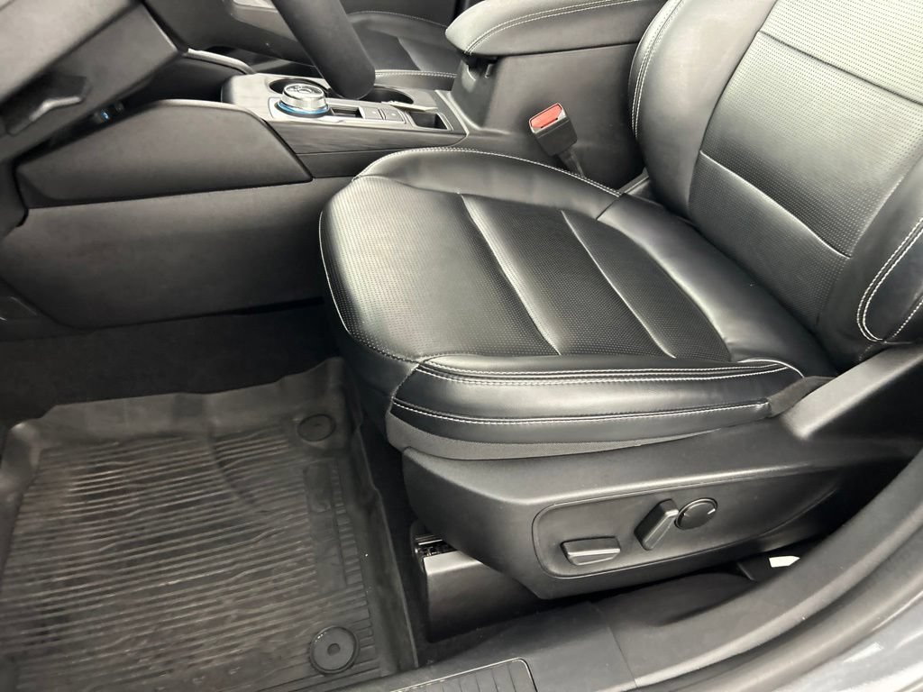 Used 2023 Ford Escape Platinum AWD/4WD image 24
