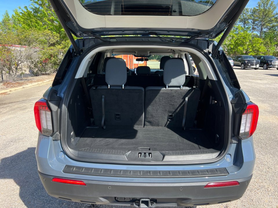 Used 2025 Ford Explorer Active RWD image 15