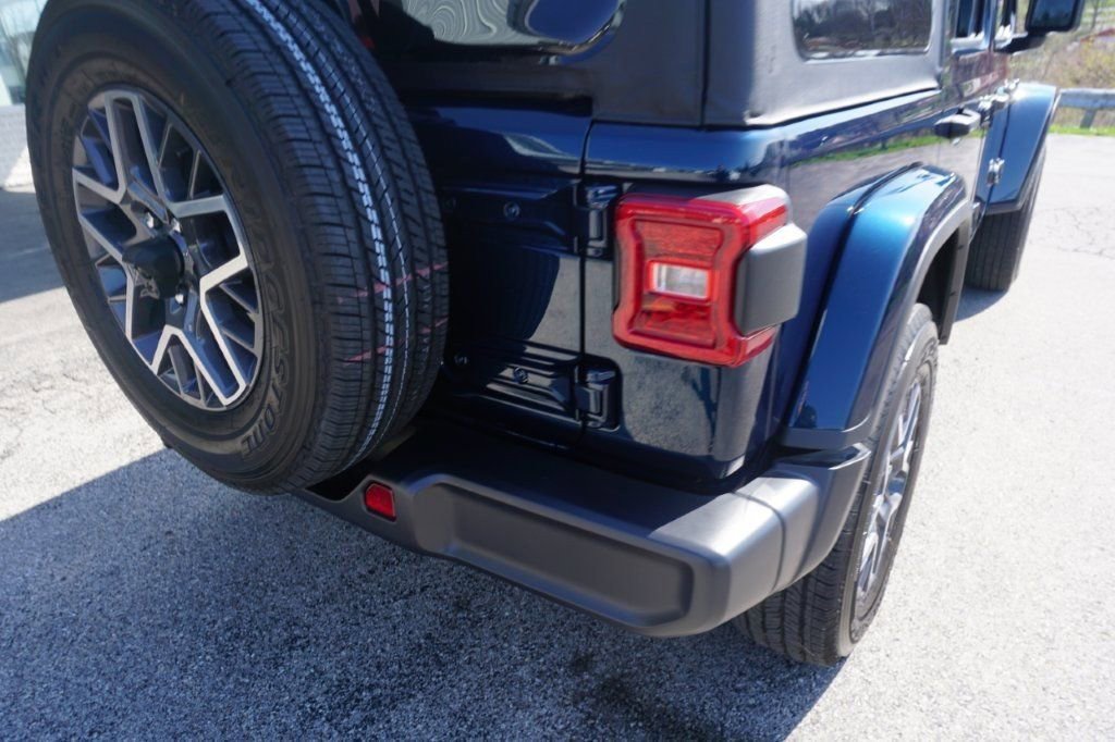 New 2025 Jeep Wrangler Unlimited Sahara image 6
