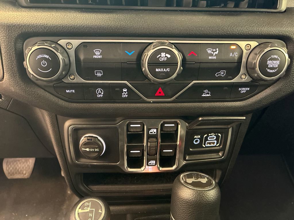 Used 2025 Jeep Wrangler Unlimited Sport AWD/4WD image 18