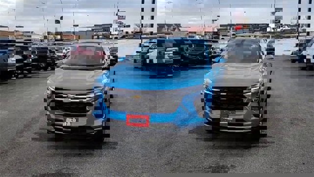 Certified 2025 Chevrolet Trax LT w/ LT Convenience Package image 3