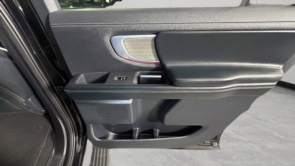 Used 2025 Ford Expedition Max Platinum AWD/4WD image 38