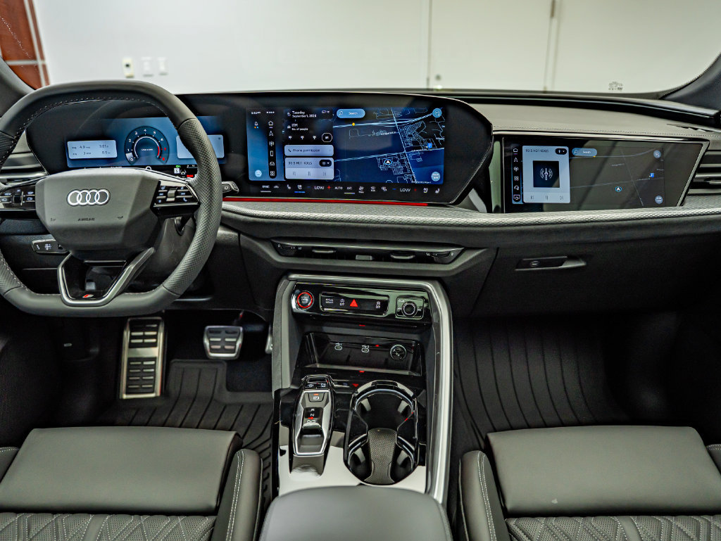 New 2026 Audi SQ5 Prestige AWD/4WD image 30