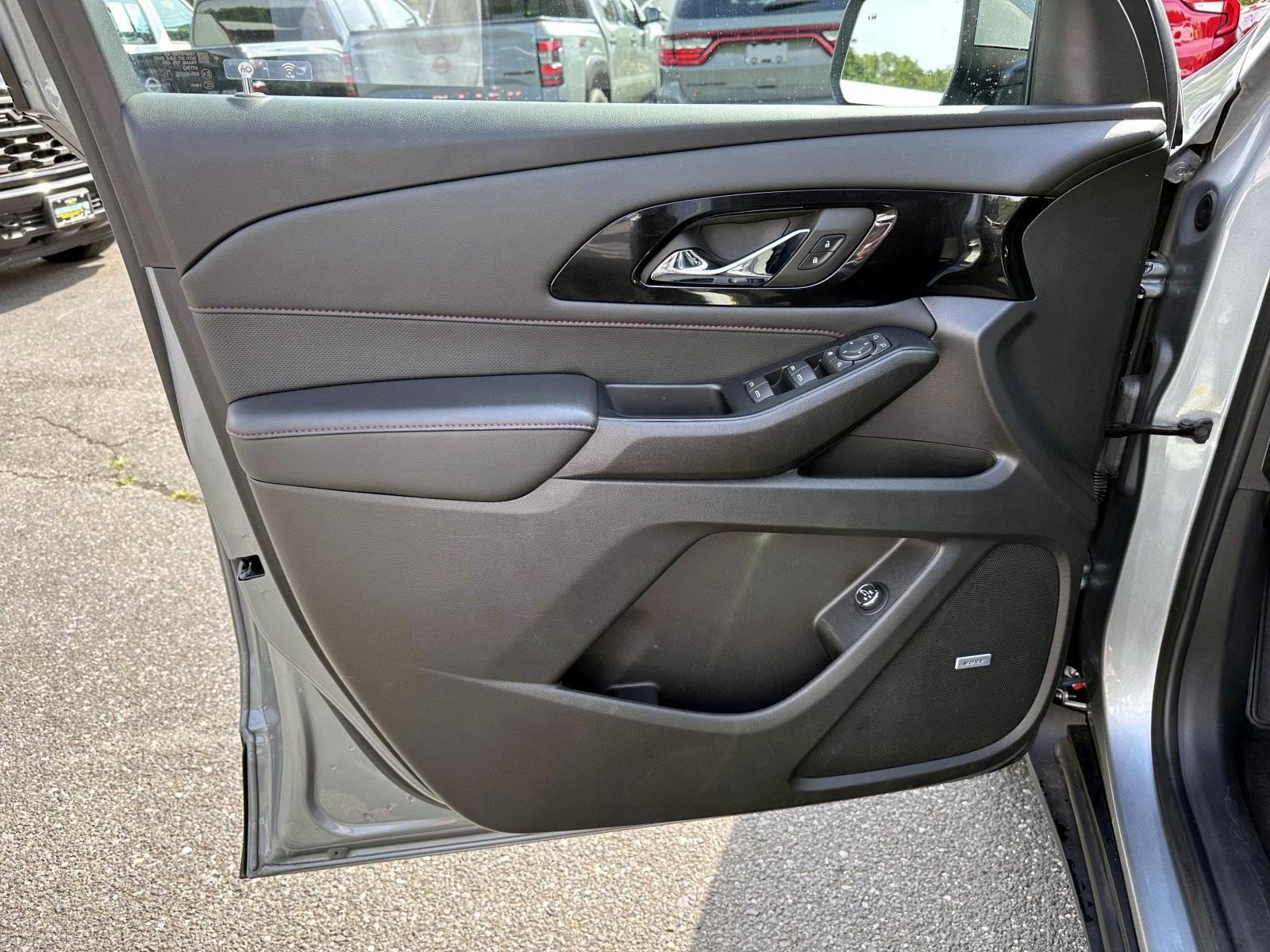 Used 2023 Chevrolet Traverse RS AWD/4WD image 8
