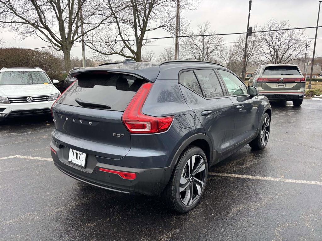 New 2026 Volvo XC40 B5 Plus w/ Protection Package Premier image 7