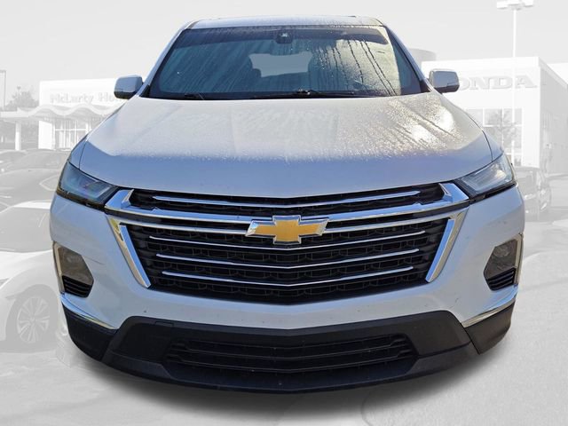 Used 2023 Chevrolet Traverse LT FWD image 2
