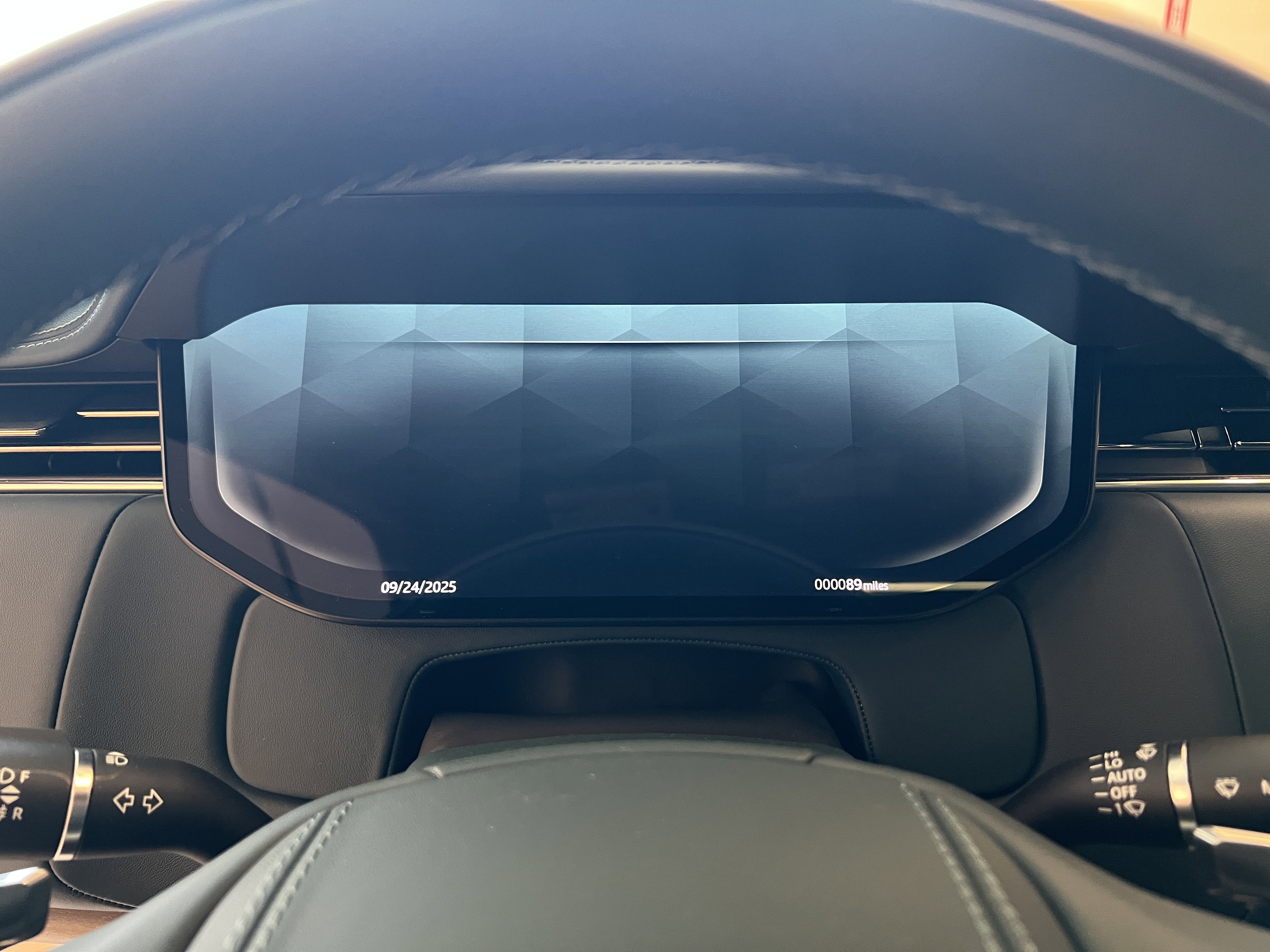 New 2025 Land Rover Range Rover SV AWD/4WD image 24